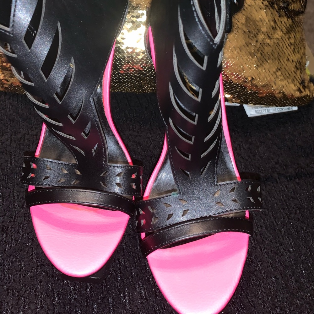 I’m selling heels